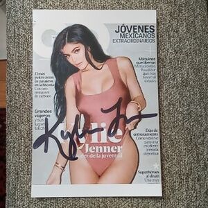 Kylie Jenner Autograph